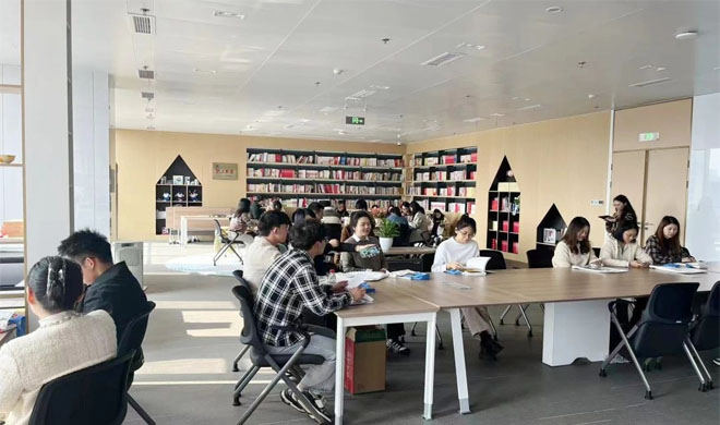 画团扇、做版画、包青团……菠菜导航网工会及下属工会为“她们”搭建舞台