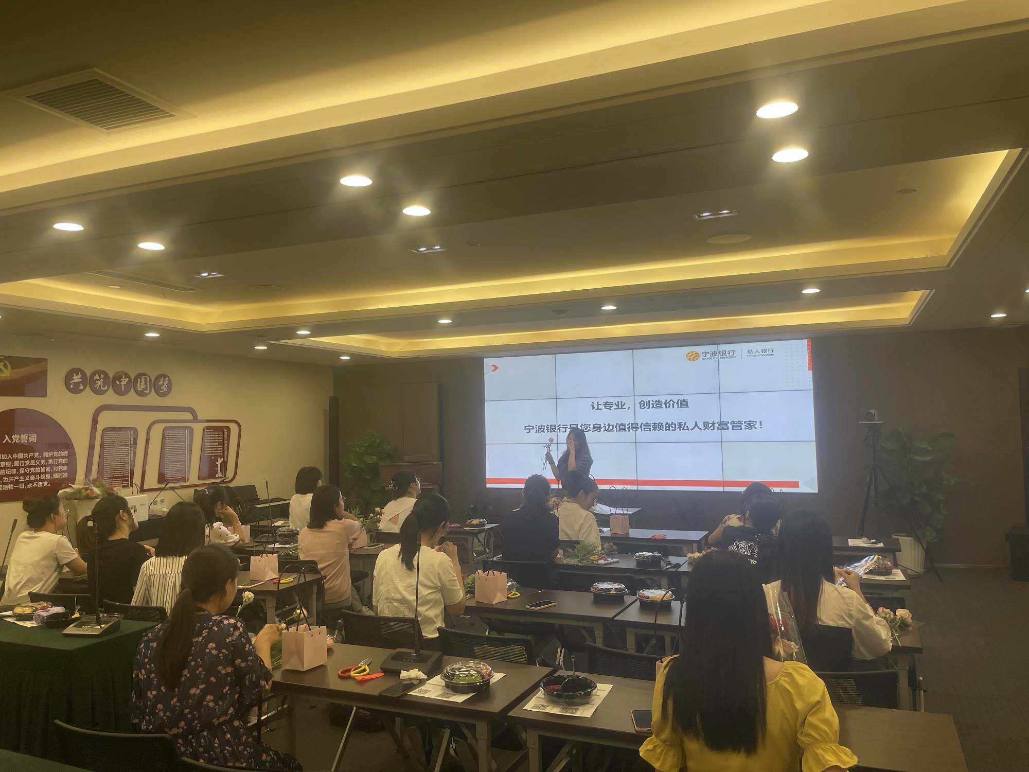 建功“十四五”，我为职工办实事：公司工会举办“ 香气飞舞、花漾人生”活动