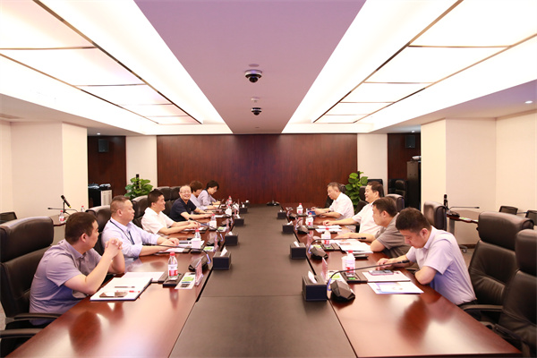 河南交通投资集团党委书记、董事长程日盛一行到访我司