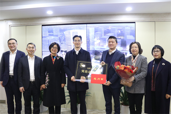 萧山区委常委、开发区党工委书记、管委会主任许昌到我司开展新春慰问